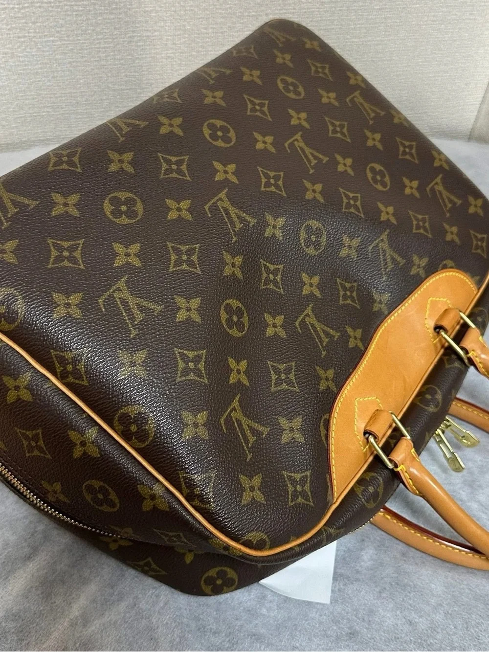 Louis Vuitton Deauville Handbag Monogram Canvas  travel bag